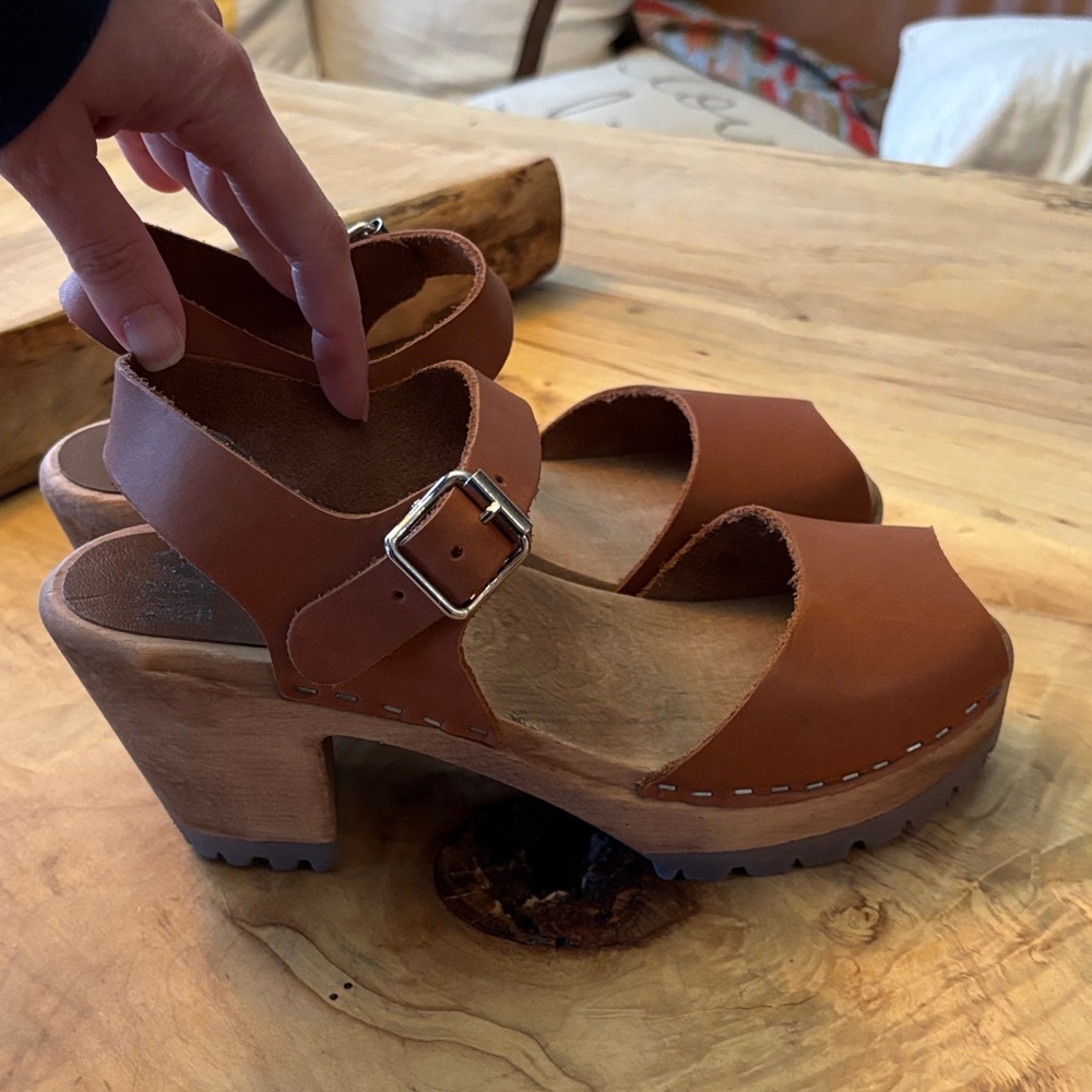 MIA Leather Greta Clog (38)